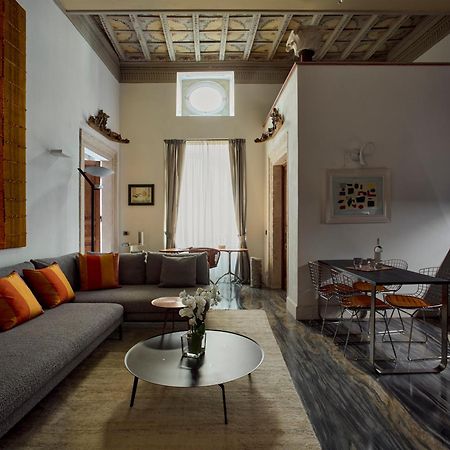 Palazzo Delle Pietre - Luxury Apartments Рим Экстерьер фото