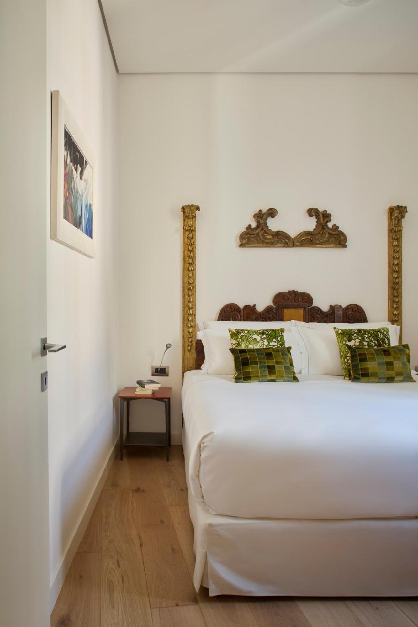 Palazzo Delle Pietre - Luxury Apartments Рим Экстерьер фото