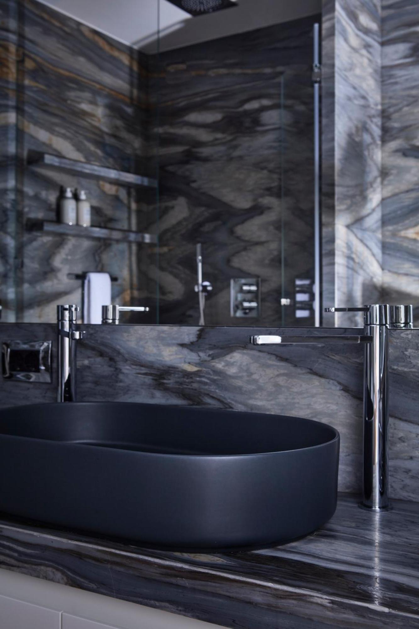 Palazzo Delle Pietre - Luxury Apartments Рим Экстерьер фото