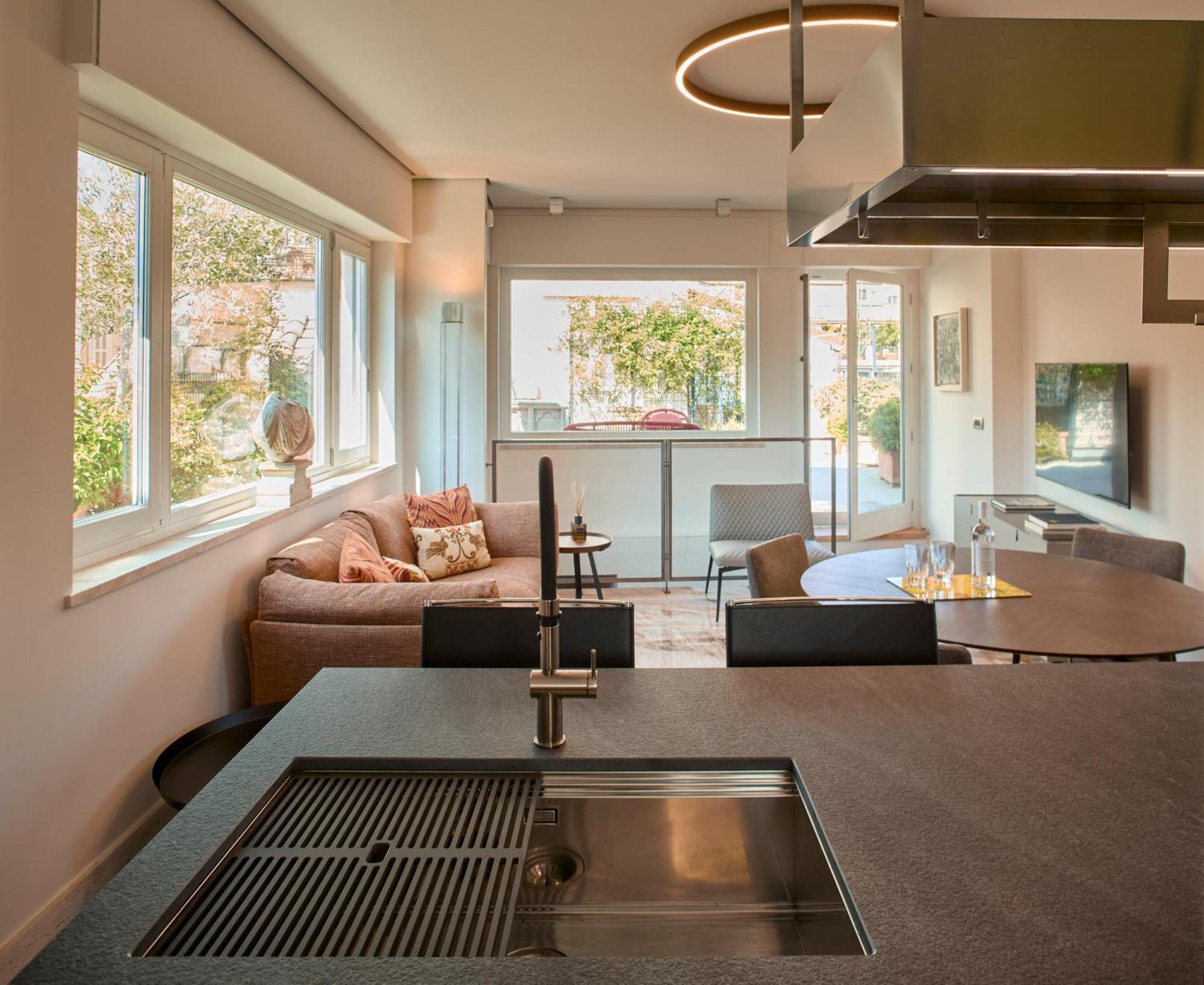 Palazzo Delle Pietre - Luxury Apartments Рим Экстерьер фото