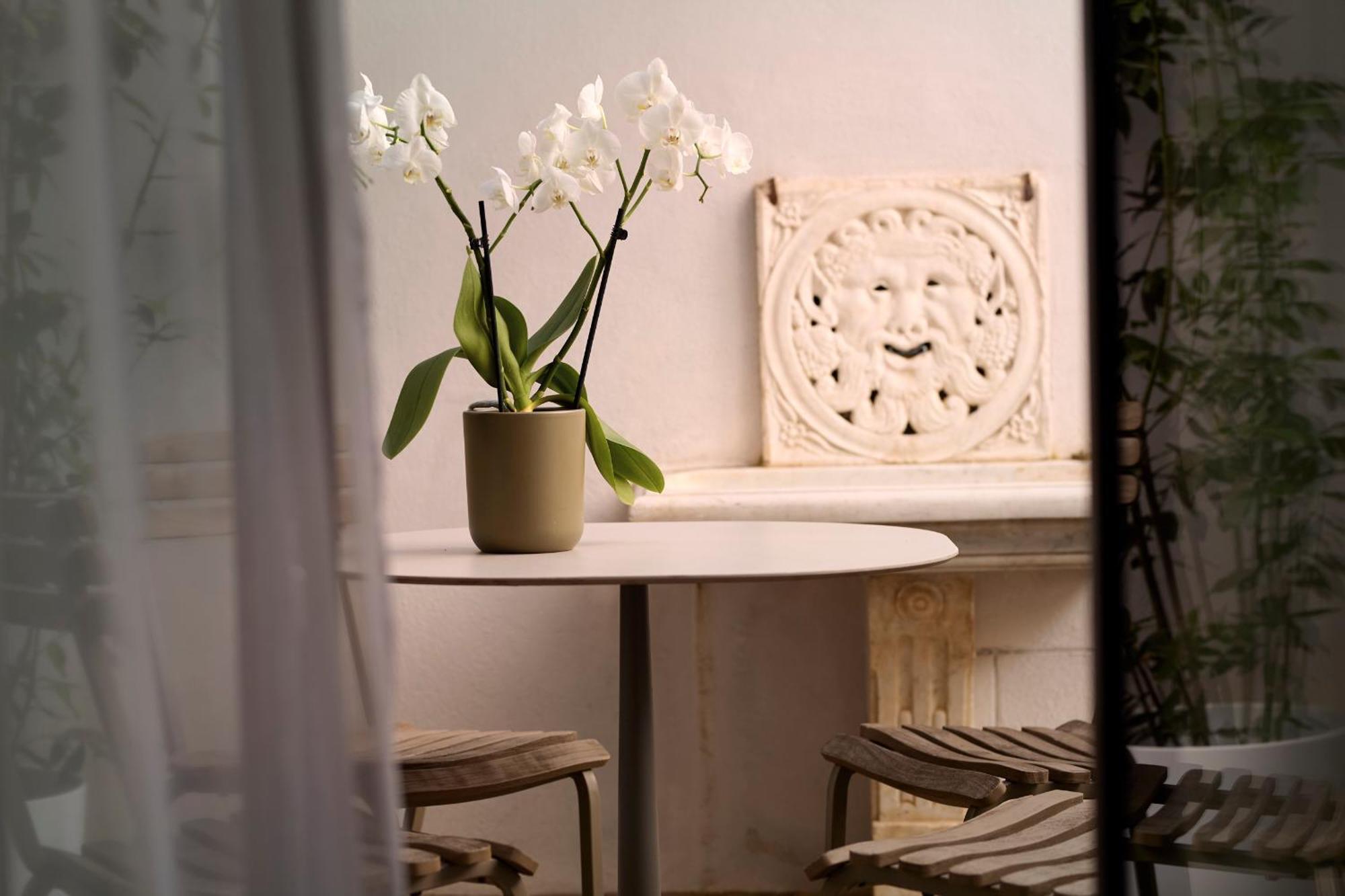 Palazzo Delle Pietre - Luxury Apartments Рим Экстерьер фото