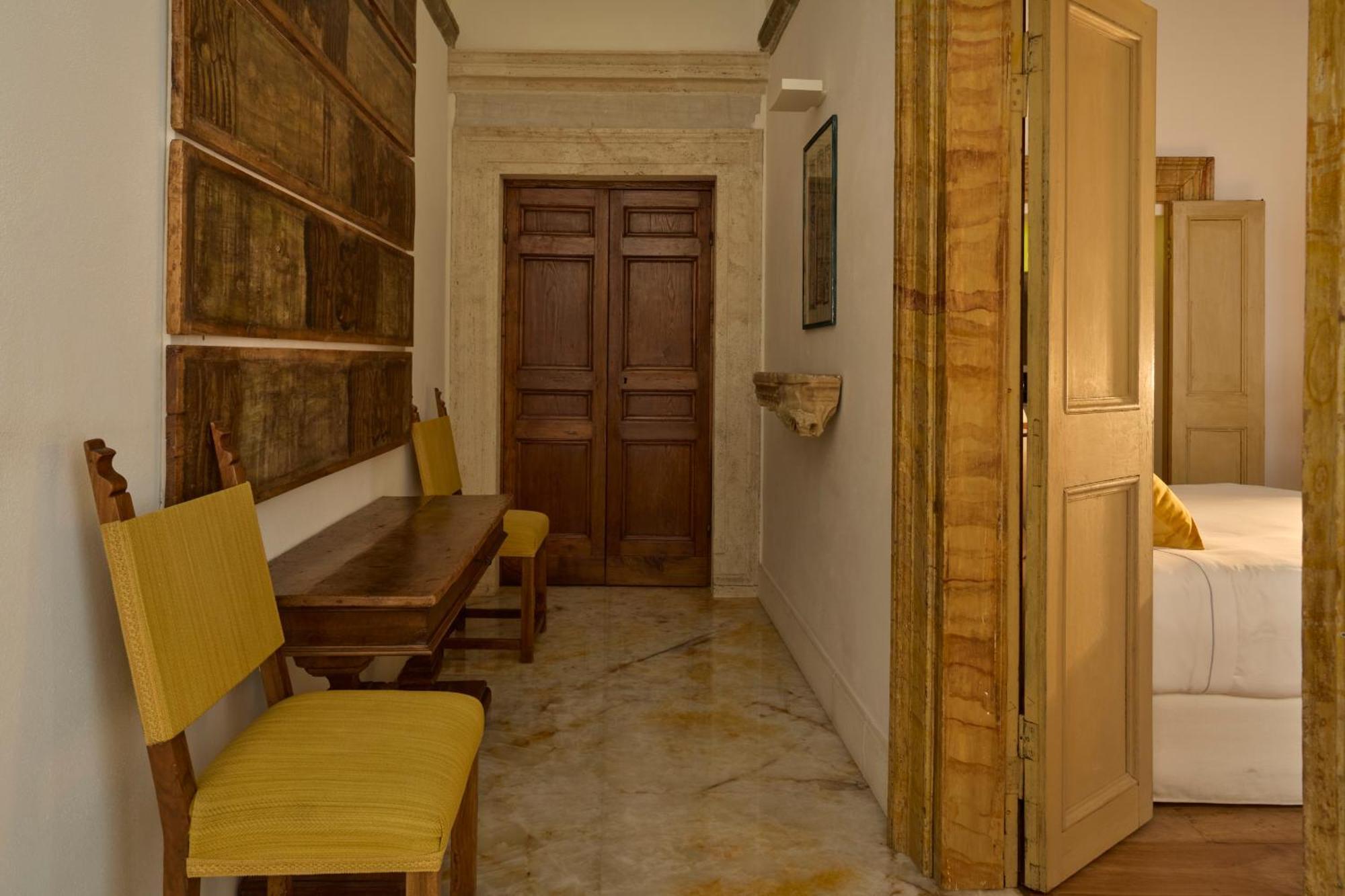 Palazzo Delle Pietre - Luxury Apartments Рим Экстерьер фото