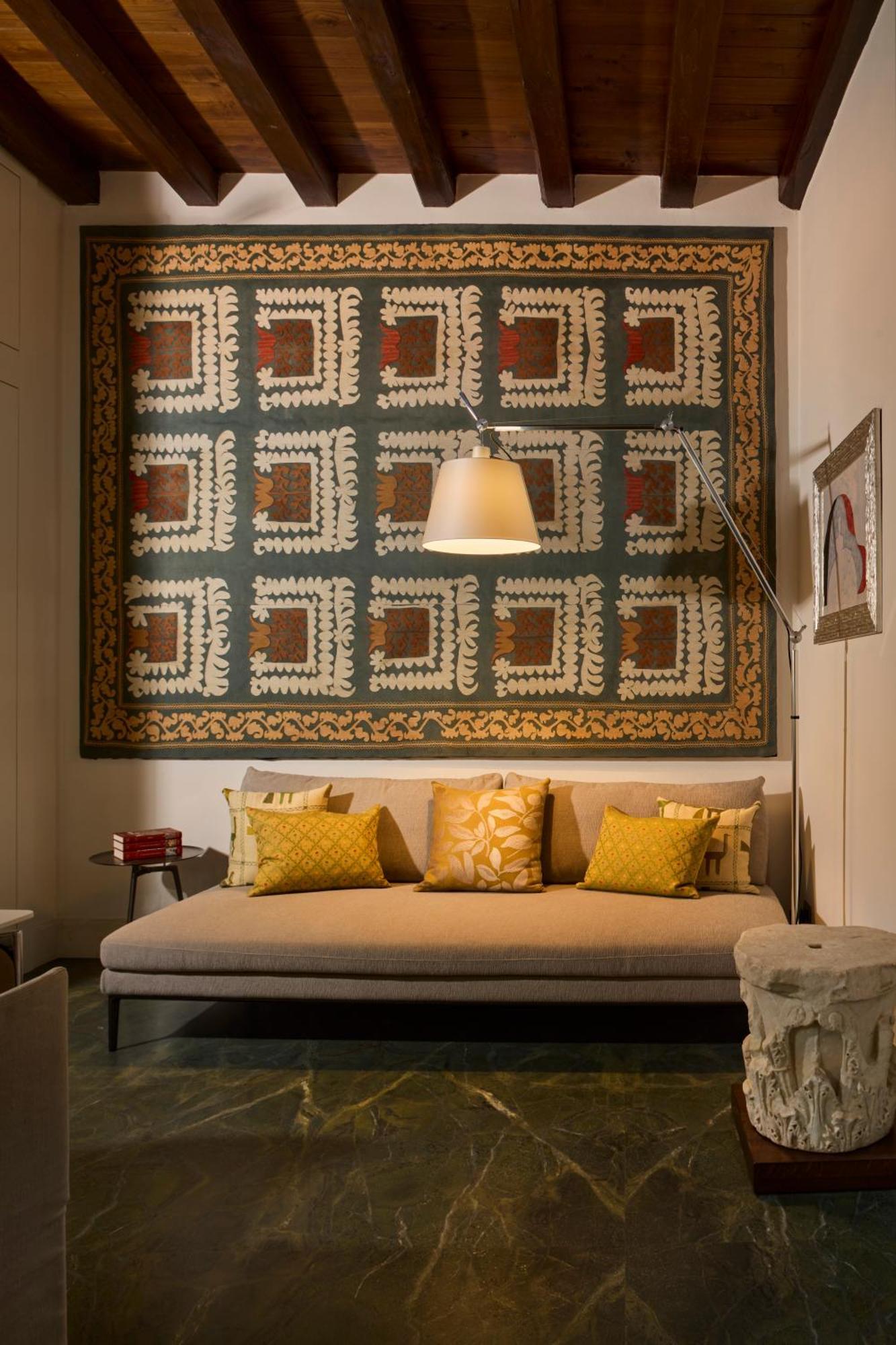 Palazzo Delle Pietre - Luxury Apartments Рим Экстерьер фото